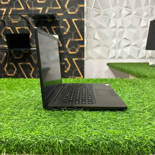 Dell Latitude 7400